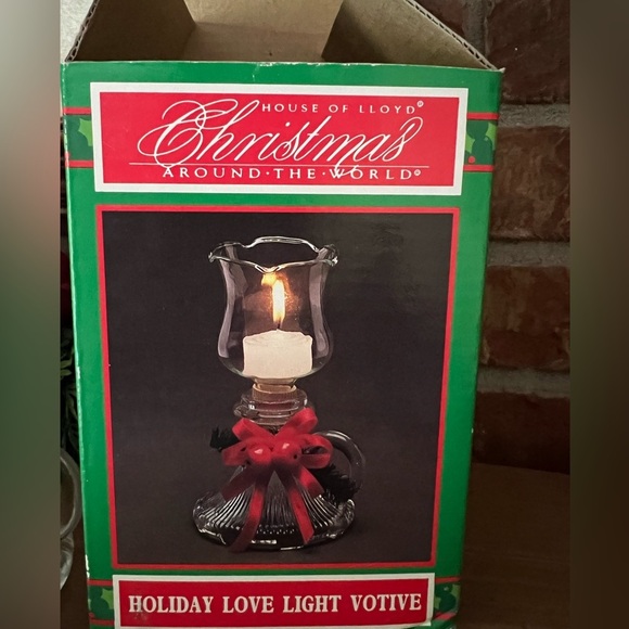 VINTAGE HOUSE OF LLOYD
CHRISTMAS AROUND THE WORLDHOLIDAY LOVE LIGHT
VOTIVE - Picture 4 of 5